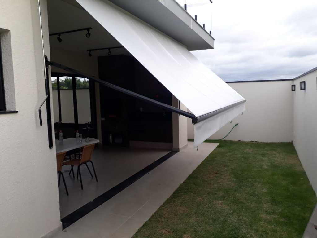 Toldo Pivotante em Lona